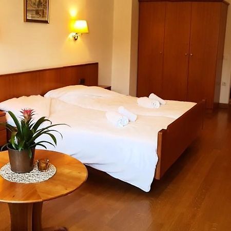 Weisses Roessl Bed & Breakfast Appiano Sulla Strada Del Vino Exterior photo